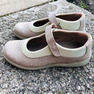 Drew Rose Womens Sz. 8M Beige Leather Mary Jane Orthopedic Comfort Shoe